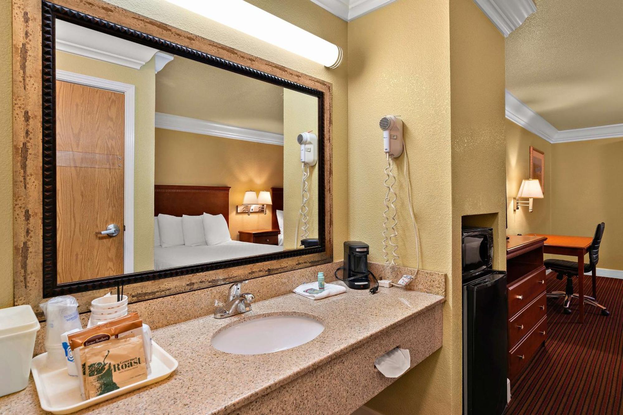Best Western Inn 3*